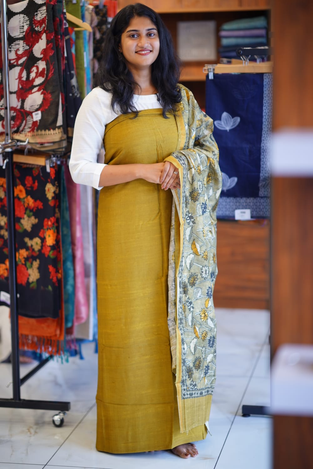 Pure  Raw Silk Salwar Suite Material  With  Same  Colour Bottom And Printed Dupatta